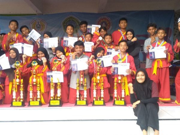 Juara Satu Pencak Silat Se-Jabodetabek MI Plus Fatahillah Juara Satu Pencak Silat Se-Jabodetabek MI Plus Fatahillah